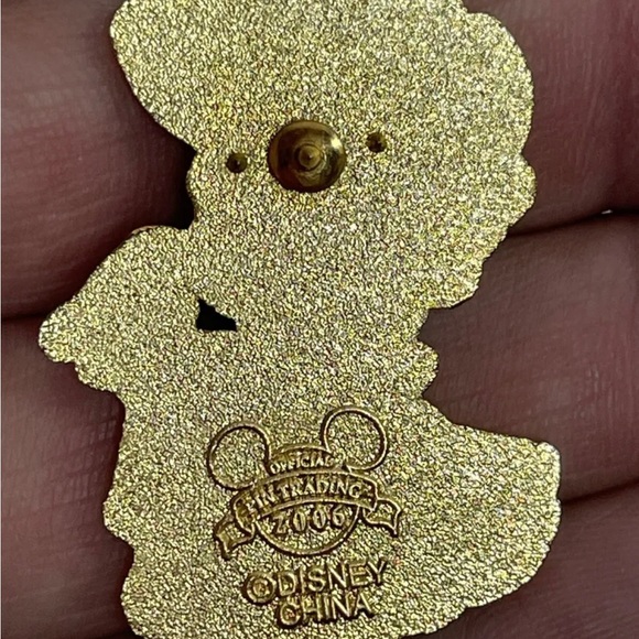 Pirates of the Caribbean Redheaded Minnie Mouse 2006 Open Ed Pin #45874 - Picture 3 of 3